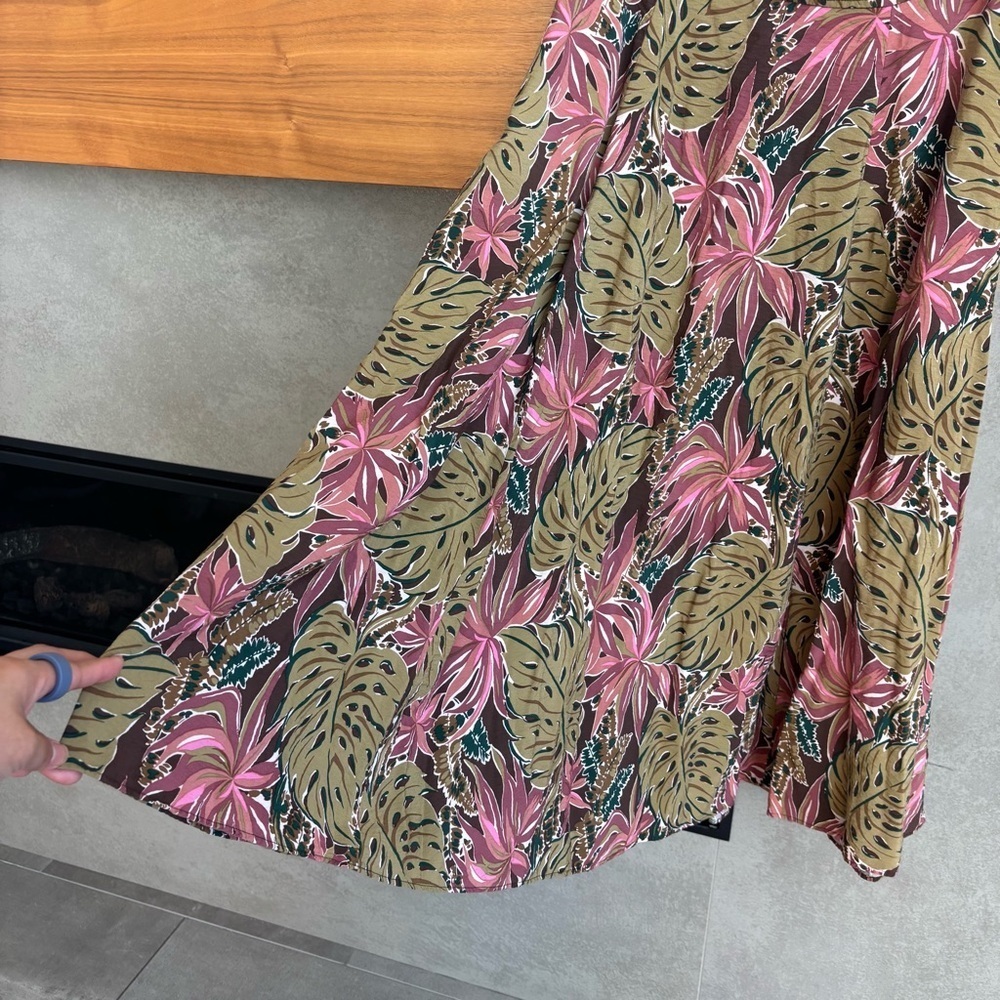Madewell Crinkled Crepe Maxi Skirt in Brushstroke Monstera, Size 8 - Picture 7 of 14